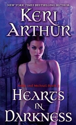 Hearts in Darkness (Nikki & Michael 2) by Keri Arthur