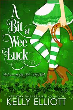A Bit of Wee Luck (Holidaze in Salem) by Kelly Elliott